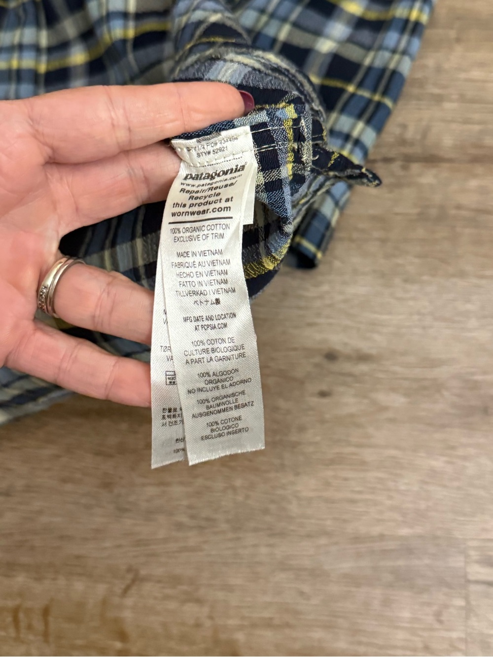 Patagonia • Men’s A/C Shirt - Picture 7 of 8